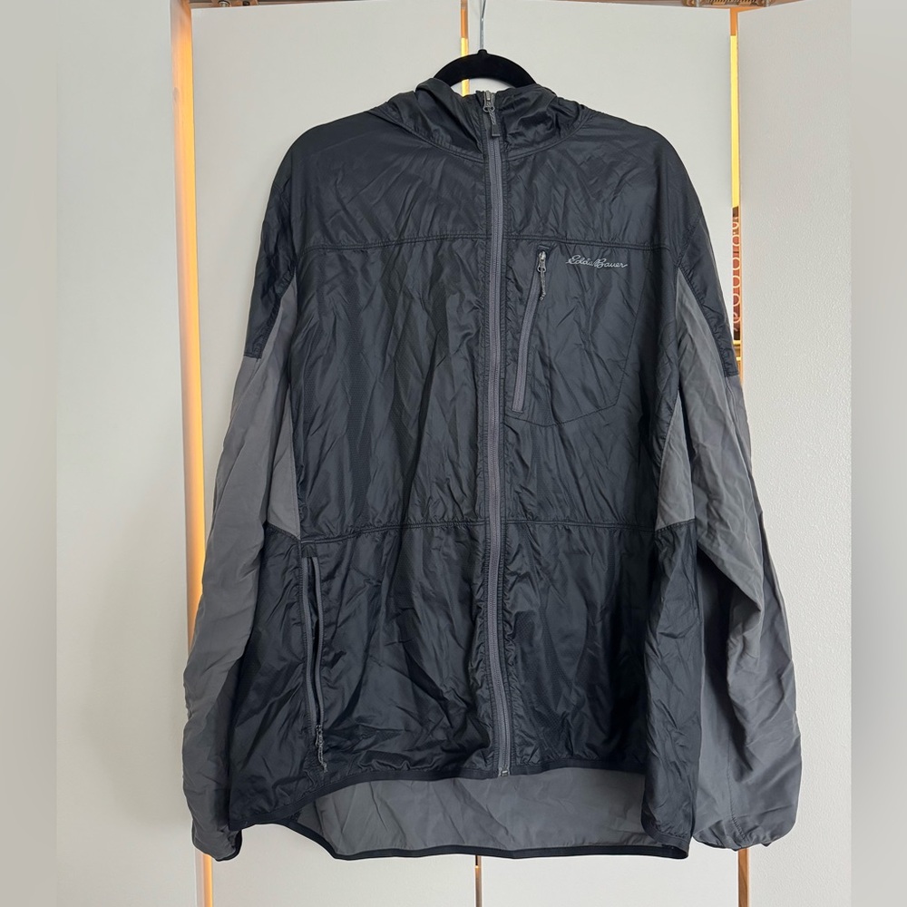 WORN ONCE: Eddie Bauer Men's Black and Gray Jacket